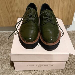 Chinese Laundry Olive Patent Lace-Up Platform Oxfords